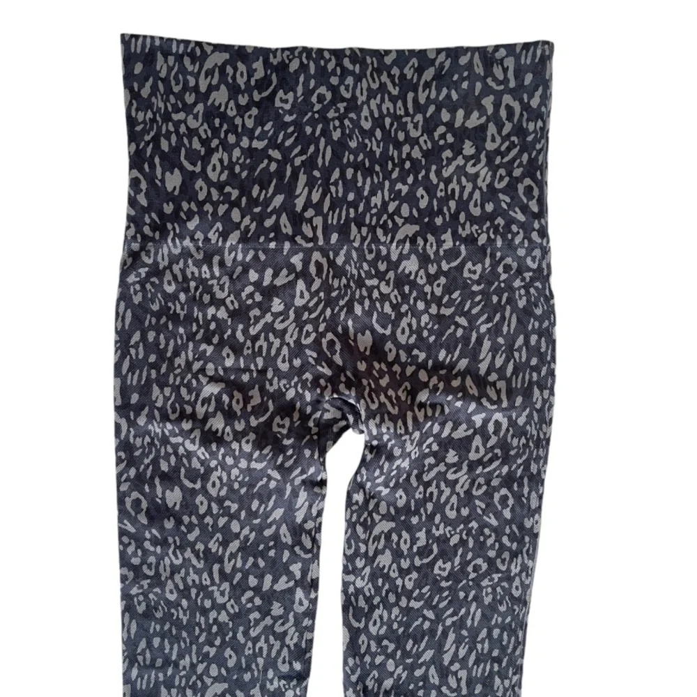 Spanx Look at Me Now double layer waistband leopard print jegging in black